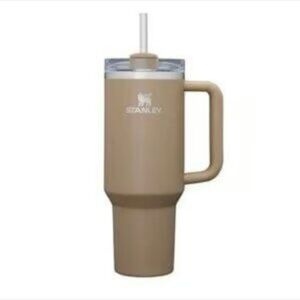 Stanley x Hearth & Hand - 40 oz Travel Quencher - Basic Brown [Limited edition]